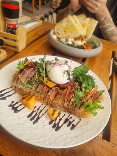 4, Blue Tree Phuket, 2 ถ. ศรีสุนทร ตำบล ศรีสุนทร อำเภอถลาง ภูเก็ต 83110