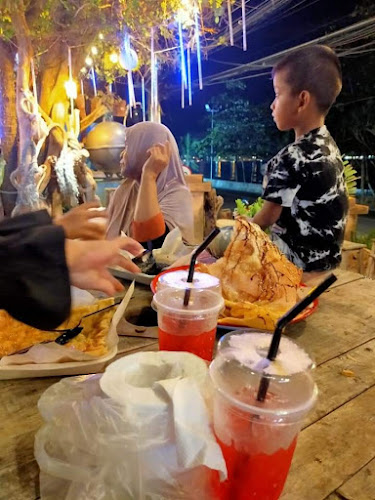 Opinii despre บ้านโรตี ทิชชู ป่าตอง (HALAL FOOD) în อำเภอกะทู้ - การบริการอาหารและที่พัก