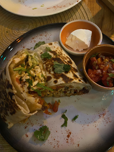 Centrico Mexican Restaurant Chalong HALAL - การบริการอาหารและที่พัก