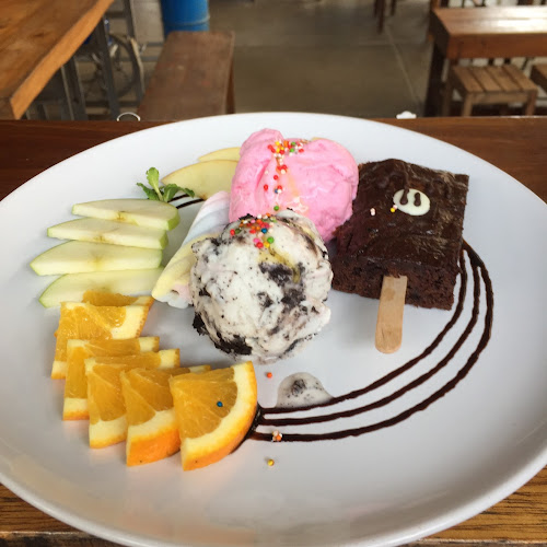 ตรง ข้าม พิพิธภัณฑ์ บ้าน 106/1 ถนน นครใน ตำบลบ่อยาง อำเภอเมืองสงขลา สงขลา 90000