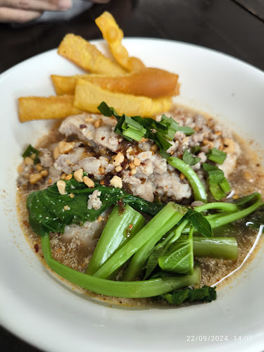 ร้านลำลำลับแล - การบริการอาหารและที่พัก