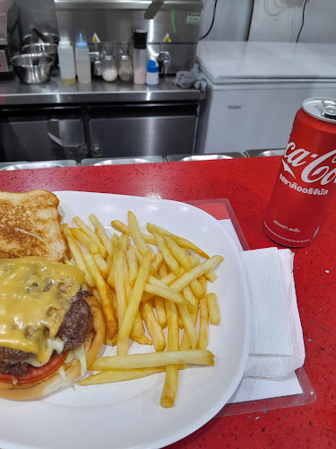 Comentarii opinii despre BUCKY BURGER N BUDS