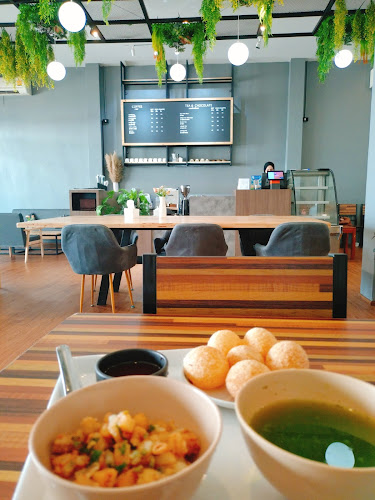 La Fiesta Indian Pakistan Thai Cafe n’Restaurant Hatyai (Halal) - อำเภอหาดใหญ่