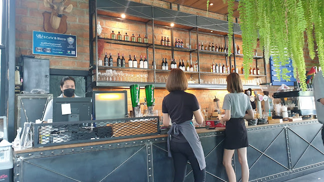 S Cafe & Bistro