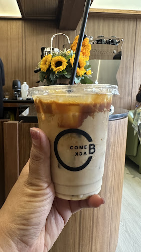 Comeback Phuket - การบริการอาหารและที่พัก