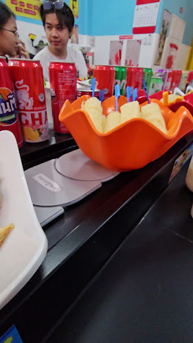 สุกี้บูมบูม 繁荣 หม่าล่าสายพาน พิษณุโลก - การบริการอาหารและที่พัก