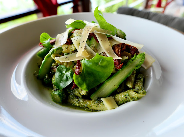 Dr Frogs Bar & Grill