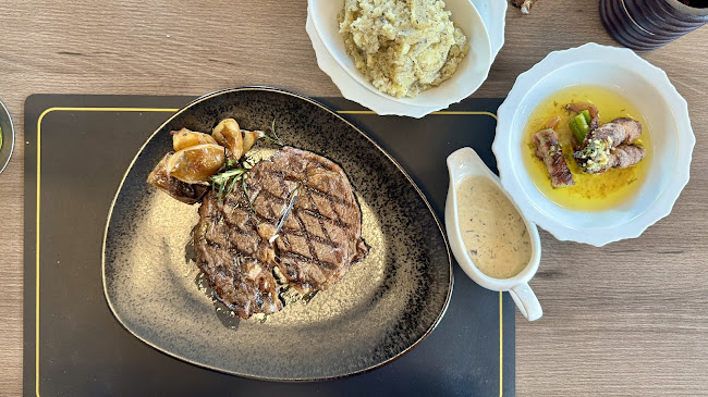 The Avenue Shopping Centre, Thanon Pattayasaisong, Muang, เมืองพัทยา อำเภอบางละมุง ชลบุรี 20150