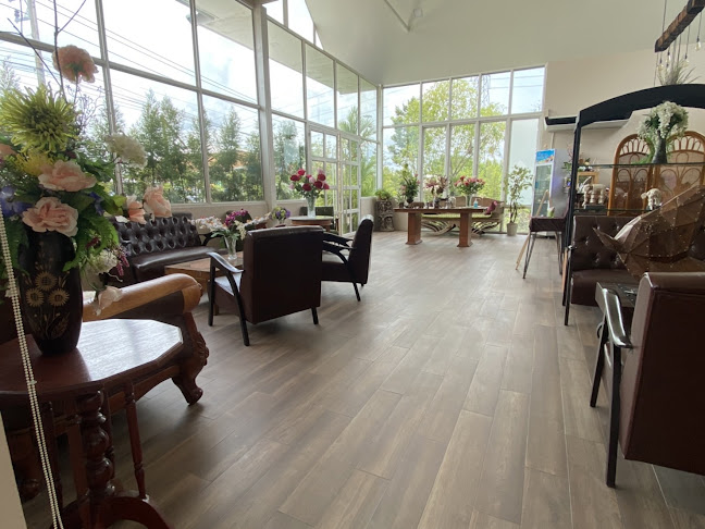 เป็ดเหล่ากง แหลมฉบัง - การบริการอาหารและที่พัก