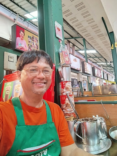 ร้านคุณยายแก้วกาแฟโบราณ - การบริการอาหารและที่พัก