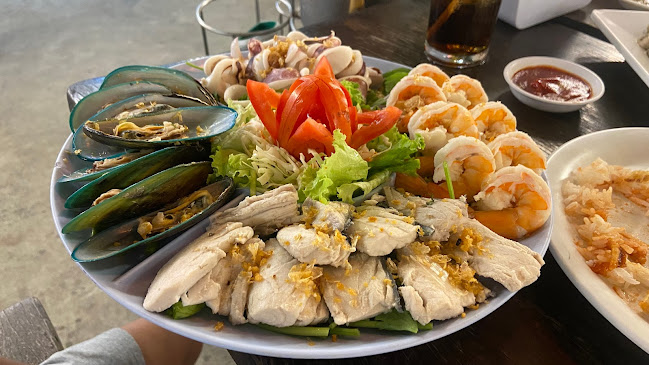 มุมอร่อย สาย 3 มหาชัยซีฟู๊ด - การบริการอาหารและที่พัก