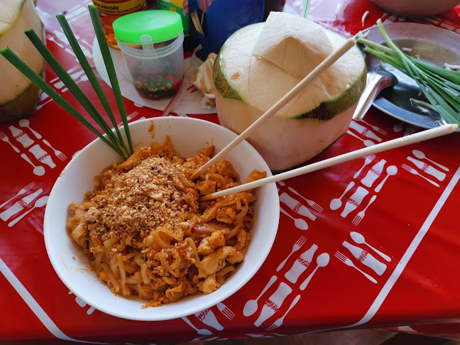 The Pad Thai Shop( ผัดไทกะรน) - การบริการอาหารและที่พัก