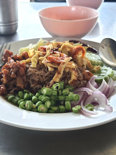 ก๋วยเตี๋ยวหน้าบ้าน - การบริการอาหารและที่พัก