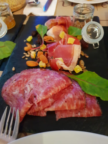 Wine Connection - การบริการอาหารและที่พัก