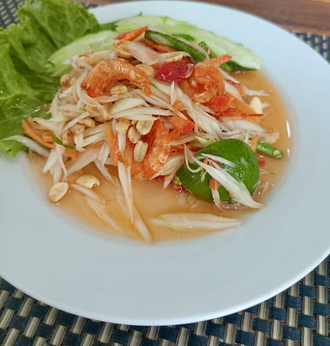 Opinii despre Thai smile 2 Restaurant în อำเภอกะทู้ - การบริการอาหารและที่พัก