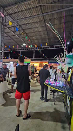 Opinii despre 2FA Classic Car Bar Cocktail în เมือง - การบริการอาหารและที่พัก