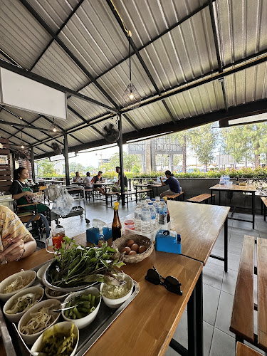 ขนมจีนสะพานหิน - การบริการอาหารและที่พัก