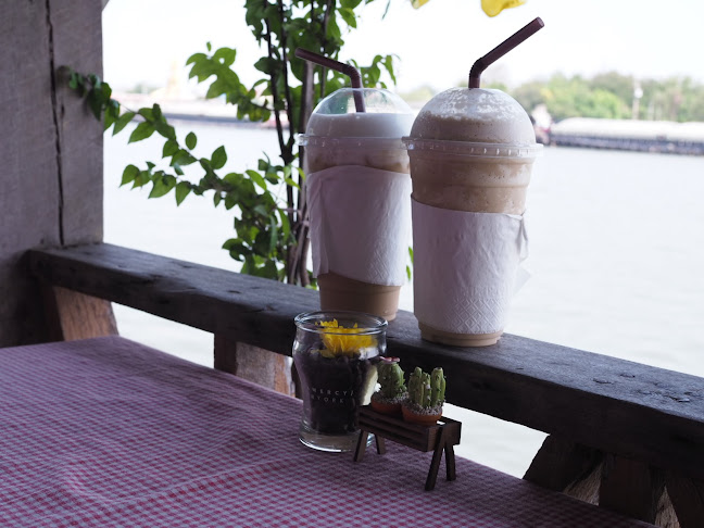 ริมระเบียง คาเฟ่ - อำเภอปากเกร็ด