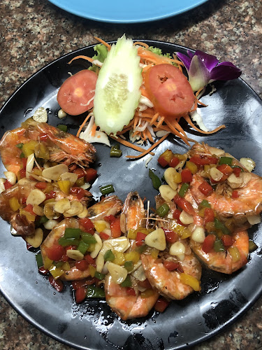 Opinii despre RATCHANEE RESTAUANT în อำเภอเมืองภูเก็ต - การบริการอาหารและที่พัก