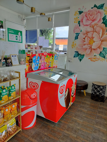 Saenruk CAFE' กาแฟ แสนรัก - การบริการอาหารและที่พัก