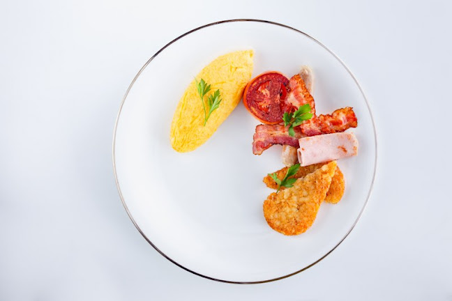 Opinii despre Living Room Restaurant în อำเภอเมืองภูเก็ต - การบริการอาหารและที่พัก