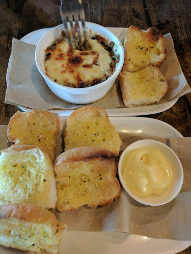 ภายในปั๊ม ปตท 185 ถนน อุปลีสาน ตำบล ในเมือง อำเภอเมืองอุบลราชธานี อุบลราชธานี 34000