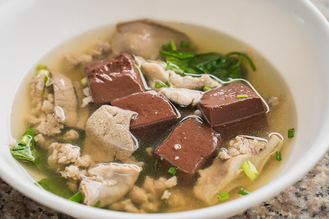 Opinii despre ต้มเลือดหมูคุณศรี พัทยากลาง în อำเภอบางละมุง - การบริการอาหารและที่พัก