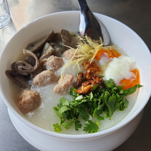 มอร์นิ่งอุบลฯ - การบริการอาหารและที่พัก