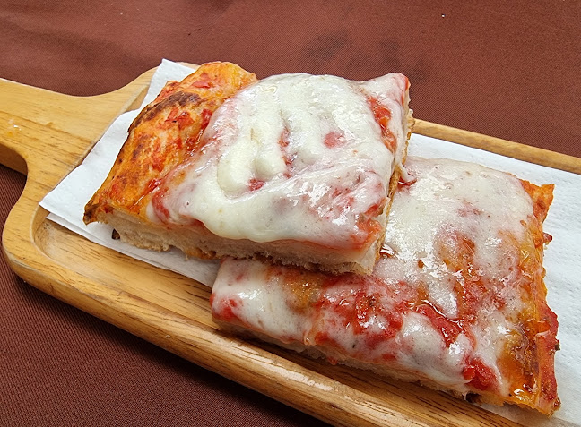 Chakwow Coffee Bakery ชักว่าว - การบริการอาหารและที่พัก