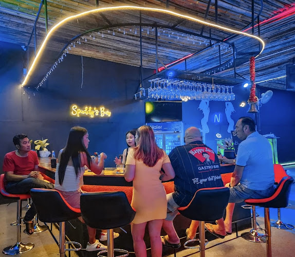 Nai harn city bar - การบริการอาหารและที่พัก