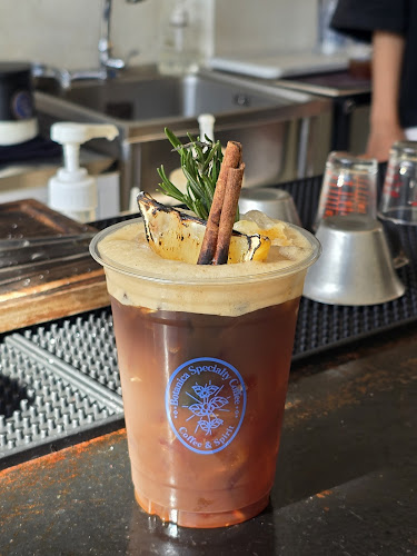 Opinii despre Botanica Specailty Coffee & Spirit în เมือง - การบริการอาหารและที่พัก