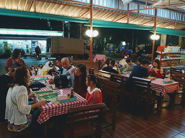 Sam pi nong family seafood - การบริการอาหารและที่พัก