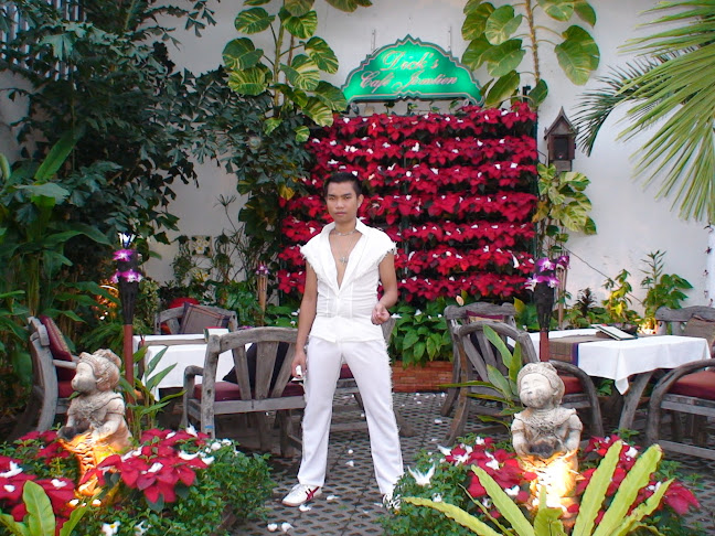 Opinii despre Dick's Café Jomtien în อำเภอบางละมุง - การบริการอาหารและที่พัก