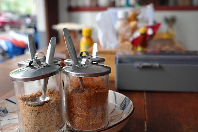 ร้านก๋วยเตี๋ยวเจ้หลั่น - การบริการอาหารและที่พัก