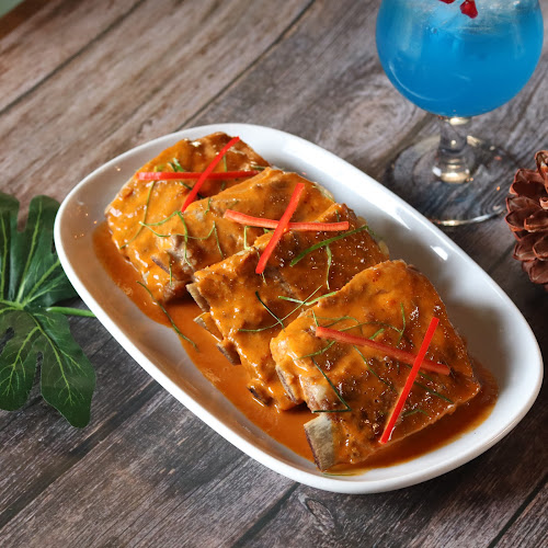 เรนฟอร์เรสคาเฟ่ พัทยา - อำเภอบางละมุง