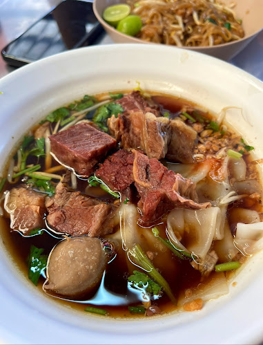 The Pad Thai Shop( ผัดไทกะรน) - การบริการอาหารและที่พัก