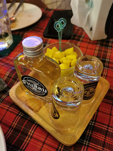 ร้านสีลม หาดใหญ่ - การบริการอาหารและที่พัก