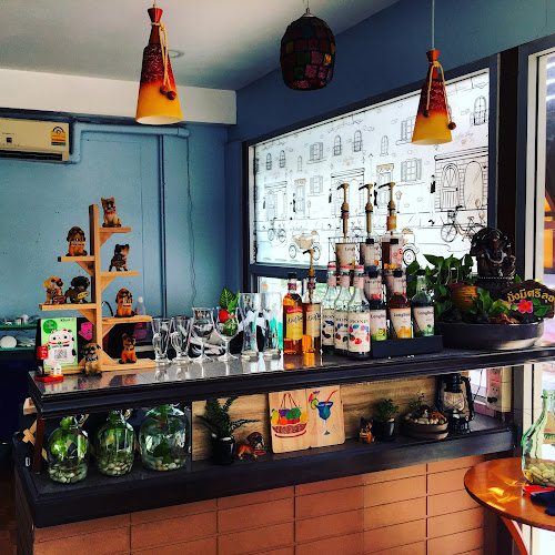 หนึ่งสยาม คอฟฟี่ คาเฟ่ และอาหาร - อำเภอกระทุ่มแบน