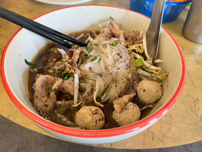 ก๋วยเตี๋ยวเรือหลังวัง