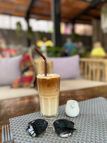 Hern Coffee and Bistro - อำเภอกะทู้