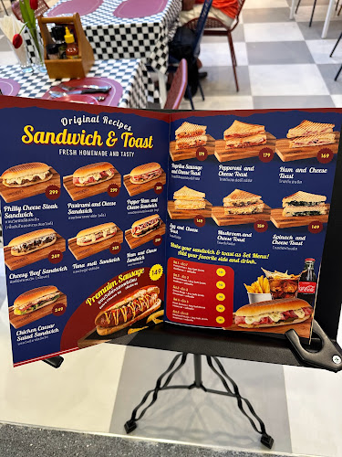 Opinii despre Santa Monica Diner Pattaya în อำเภอบางละมุง - การบริการอาหารและที่พัก