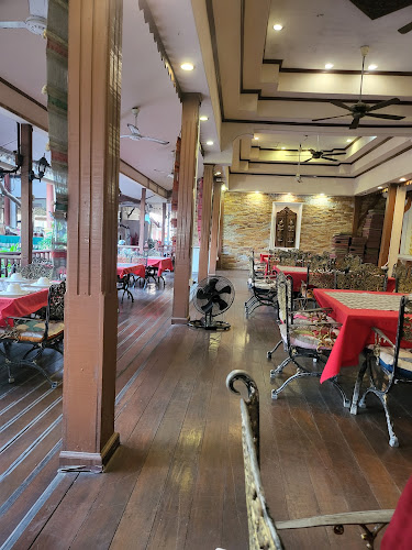 เรือนไทย พัทยา - การบริการอาหารและที่พัก