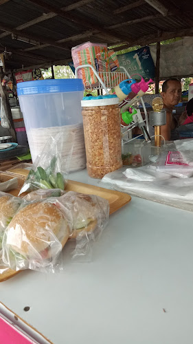 Opinii despre ศูนย์รวมอาหารอิสลามแยกทางรถไฟ พัทยา în อำเภอบางละมุง - การบริการอาหารและที่พัก