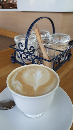 Coffee Hills Cafe - การบริการอาหารและที่พัก