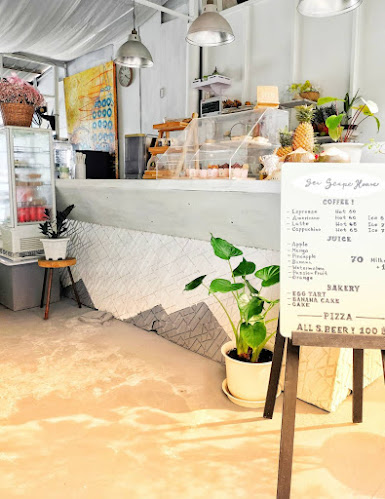 Sea Scape House Cafe' & Art