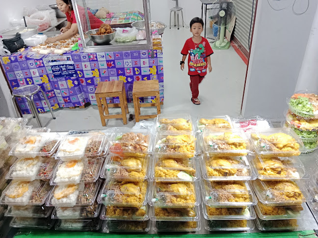 เอ ข้าวมันไก่ซิ่ง - การบริการอาหารและที่พัก