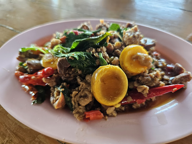 เจ้ก้อย ไก่หุบบอนแหลมฉบัง - การบริการอาหารและที่พัก