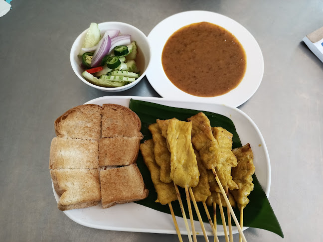 เจ๊จิ๋ม ก๋วยเตี๋ยวเส้นปลา เกี๊ยวปลา - การบริการอาหารและที่พัก