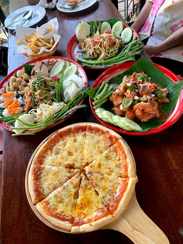 Opinii despre เขาสวนพ่อ KHAO SUAN PHO RESTAURANT în อำเภอเมืองภูเก็ต - การบริการอาหารและที่พัก