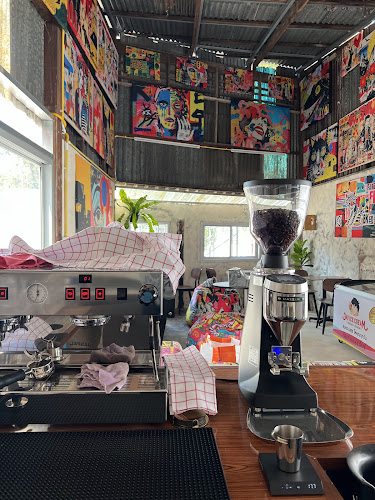 B2B Pop Up Cafe บีทูบี คาเฟ 🐳 - การบริการอาหารและที่พัก